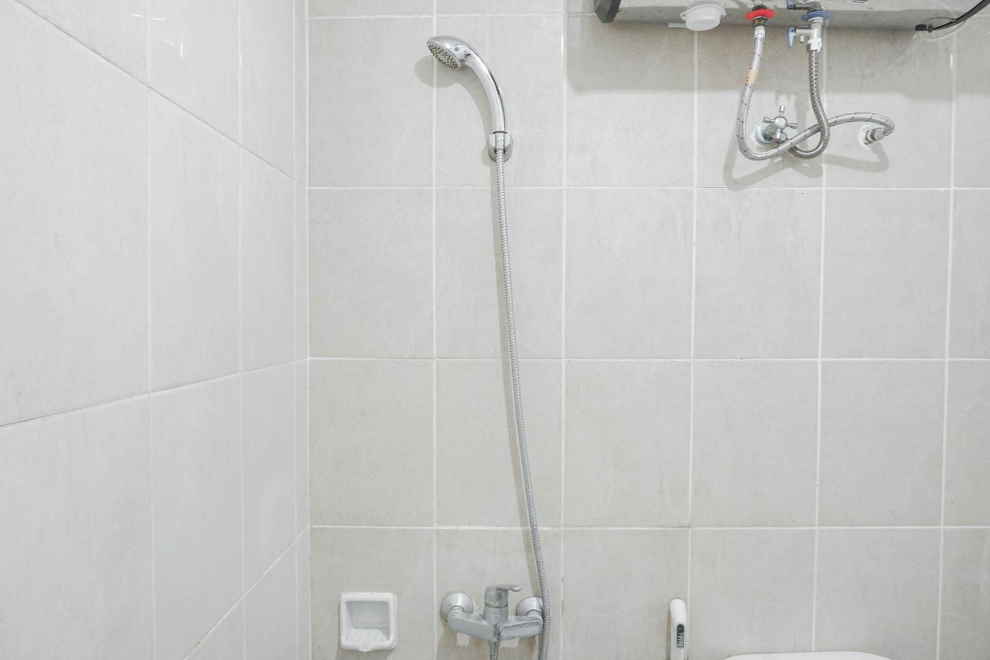Comfortable 1br At Nifarro Park By Travelio Jakarta